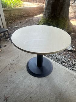 Round Table