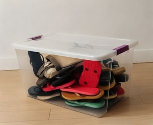 🎁 MYSTERY TOTE! HUGE Lot of Women's Sandals & 3 Purses (Small Sizes 5-6) - $60!