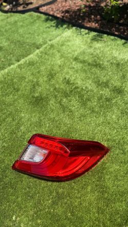 2018-2022 Honda Accord RH side Rear Tail Light Lamp OEM