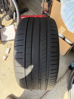 Used Car Tire with Good Tread