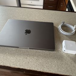 Apple MacBook Pro 14” 2023 - M3