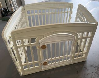 Off-White Pet Pen w/ Door