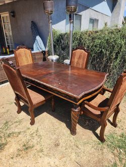 Dining room table