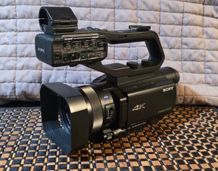 Sony HXR-NX80 4K HD NXCAM Camcorder
