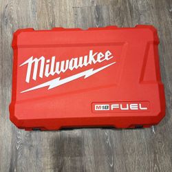 Milwaukee M18  Box 