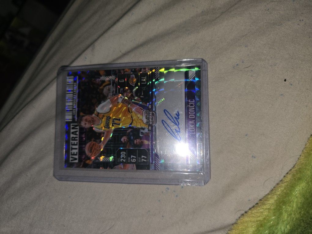 Mosaic Vetrains Ticket Luka Doncic Auto