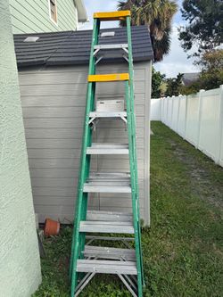 6 & 8 ft Davidson fiberglass ladders