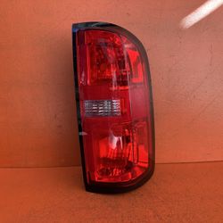 2015 - 2022 CHEVROLET COLORADO RIGHT PASSENGER SIDE TAIL LIGHT OEM