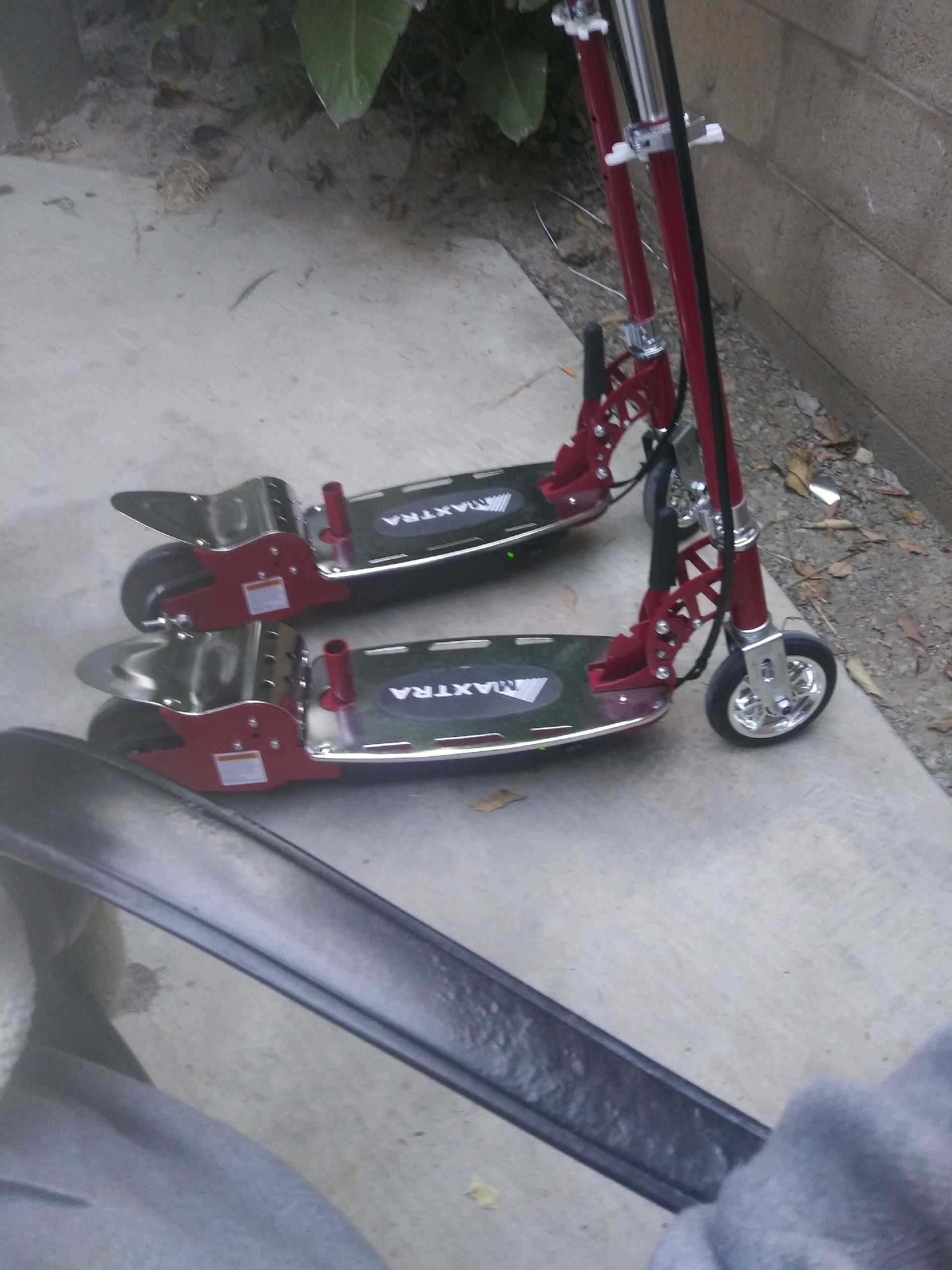 Maxtra ASTM Approved E120 177lbs Max Weight Capacity Electric Scooter