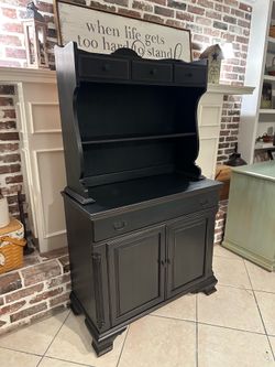 Beautiful Refinished Huffman & Boyle Hutch with Cabinets / China Cabinet / Coffee Bar / Server / Bar / Dining Piece