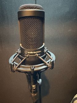 Audio technica AT2050 condenser microphone