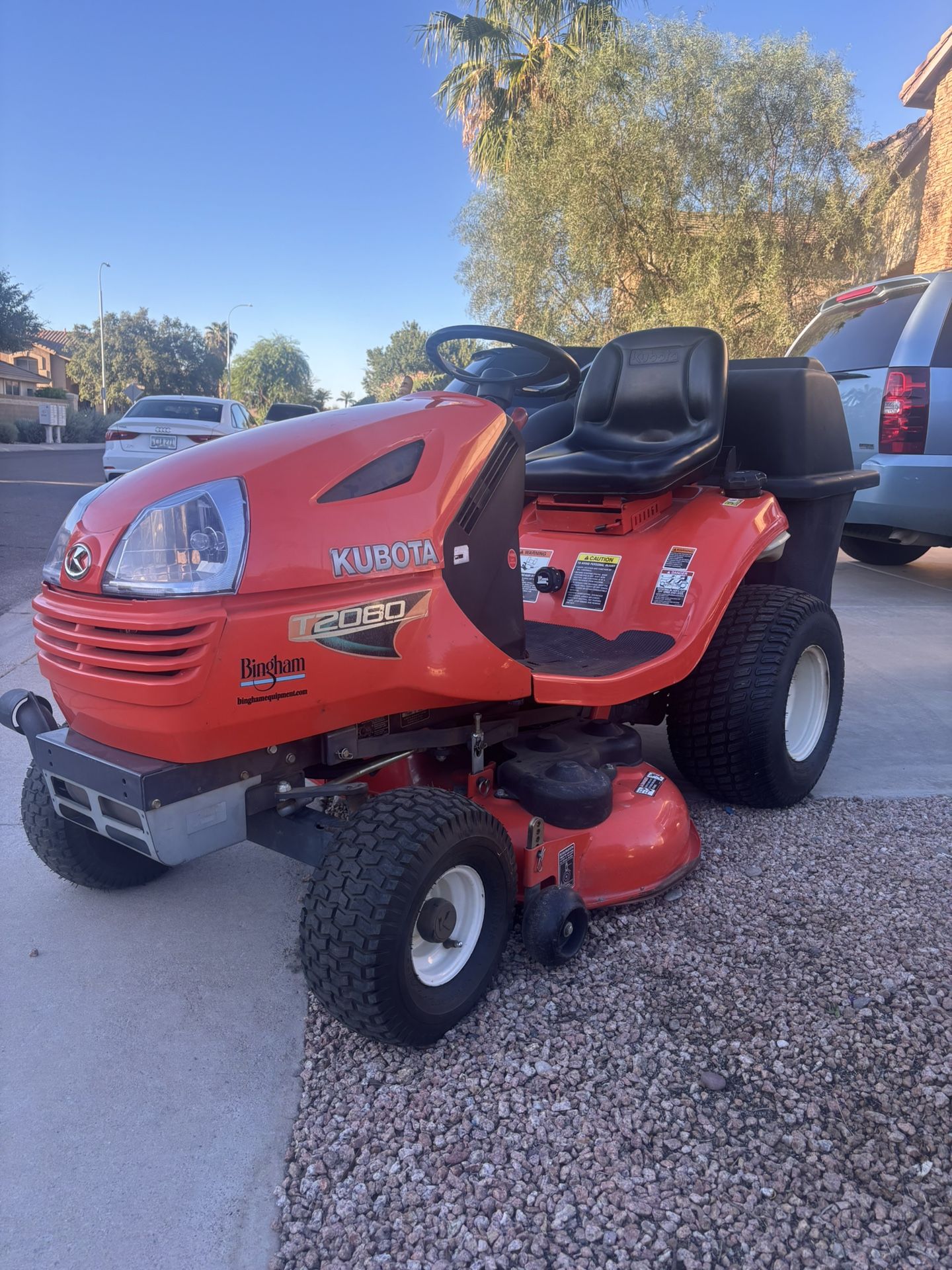 Kubota T2080