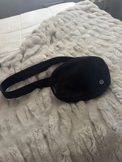 Lulu Crossbody bag (Black)
