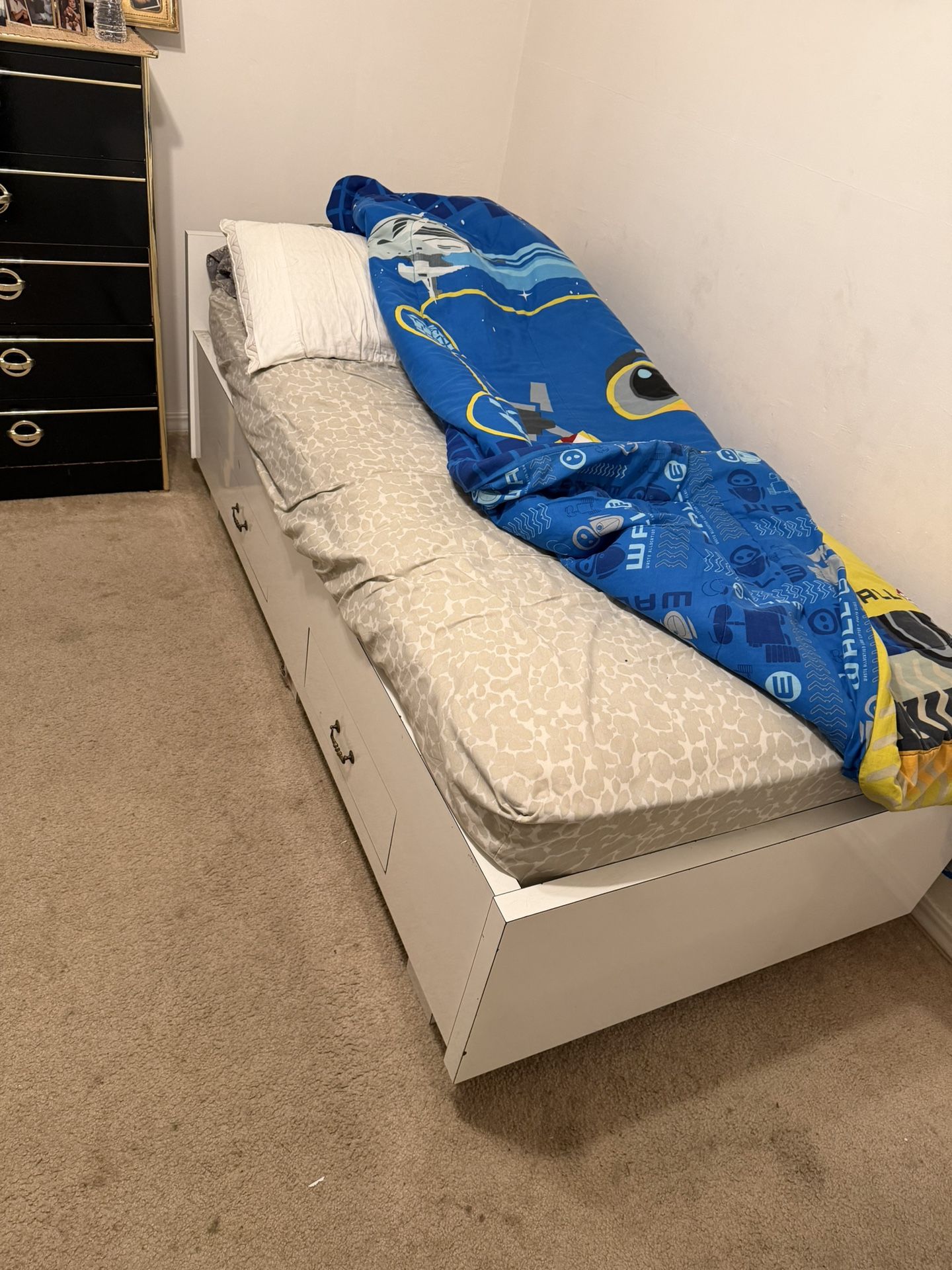 2 Twin Custom Made Beds With Drawers And Nice Mattresses