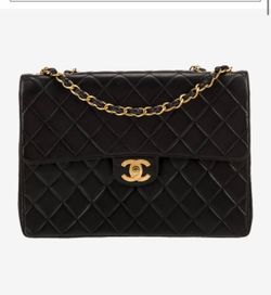 Classic authentic Chanel purse