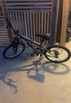 Junior mountain bike