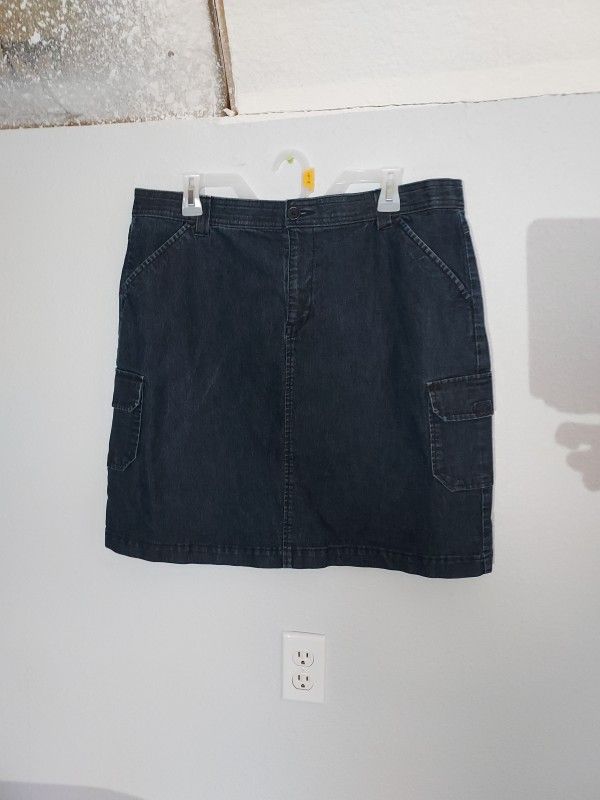 Riders by Lee Denim Blue Jean Skirt Women's Size 16 M Cargo Pockets Stretch