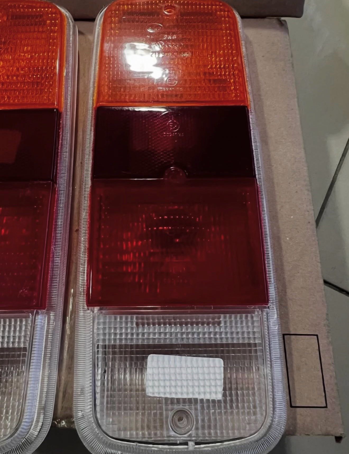 Pair of rear tricolor lenses for Kombi clipper