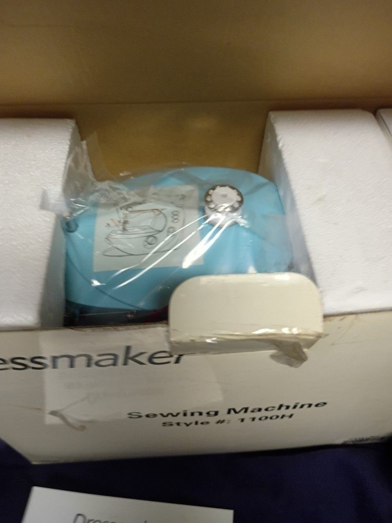 Euro-Pro 1100H Portable Sewing Machine New Sealed