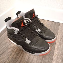 Air Jordan 4 Retro "Bred" - Size 9