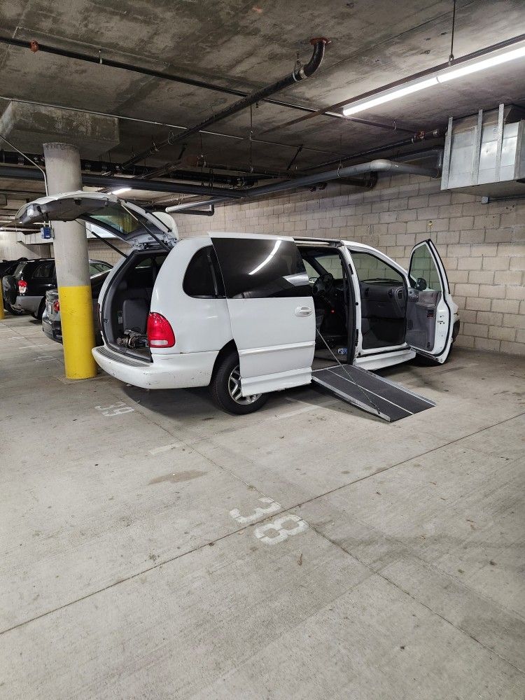 Handicap Dodge Van