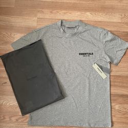 Essentials dark grey shirt - Size Medium