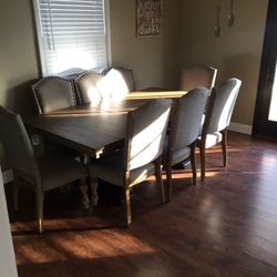 Dining Room Table & 8 Chairs 