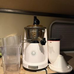 Royal Prestige Juicer White