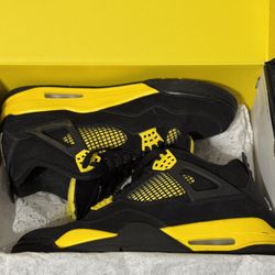 Jordan 4 Thunder