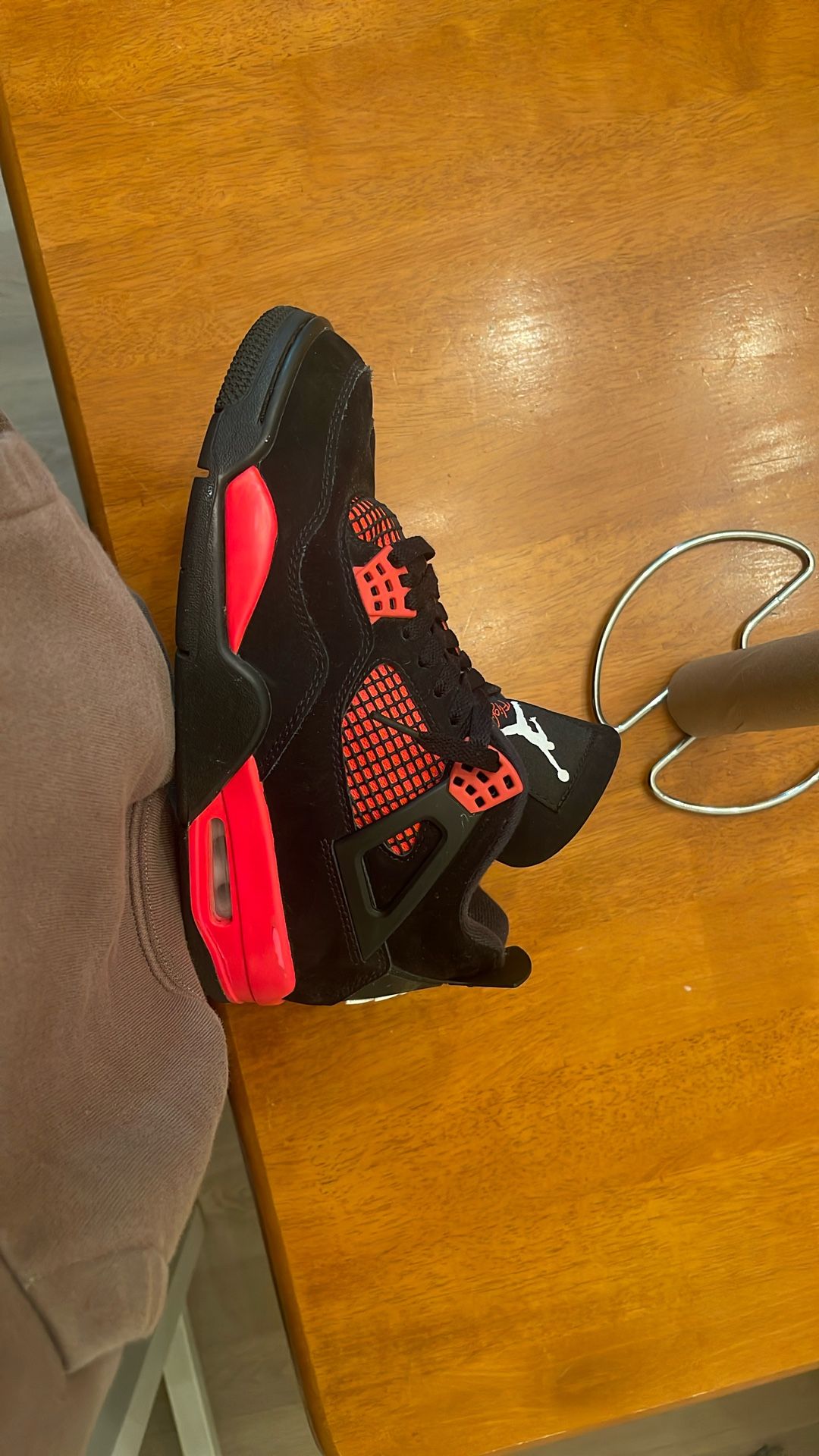 Jordan 4 red thunders