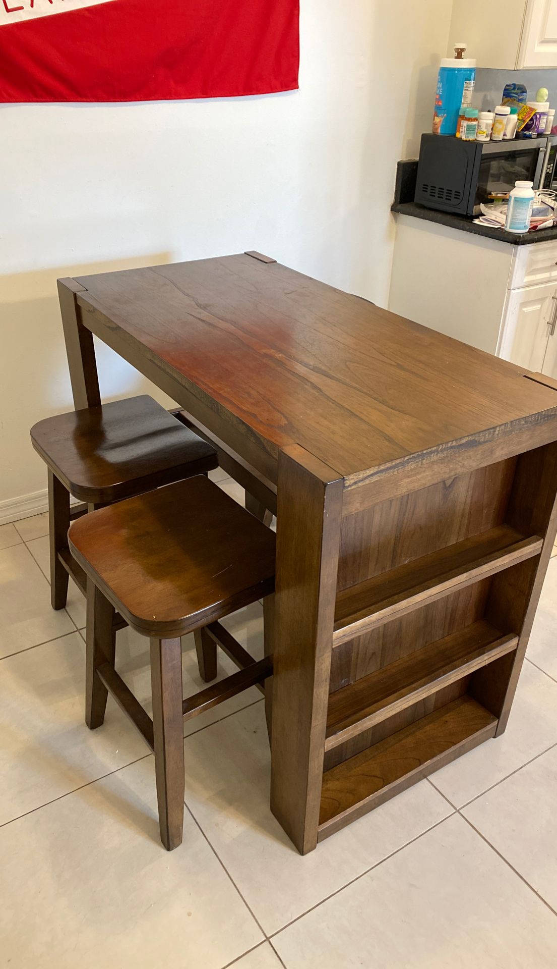 Kitchen table w/4 chairs - Ashley Furniture