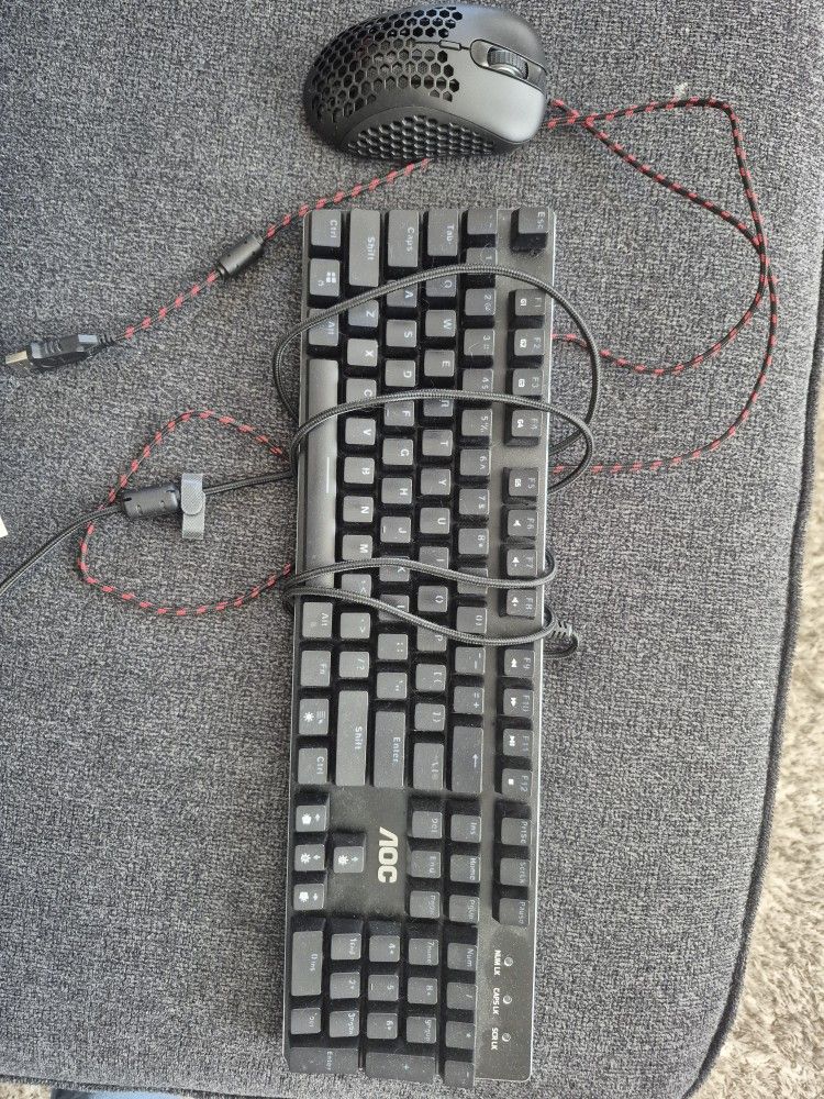 Basic Gaming Mouse And Keyboard. Lightly Used.