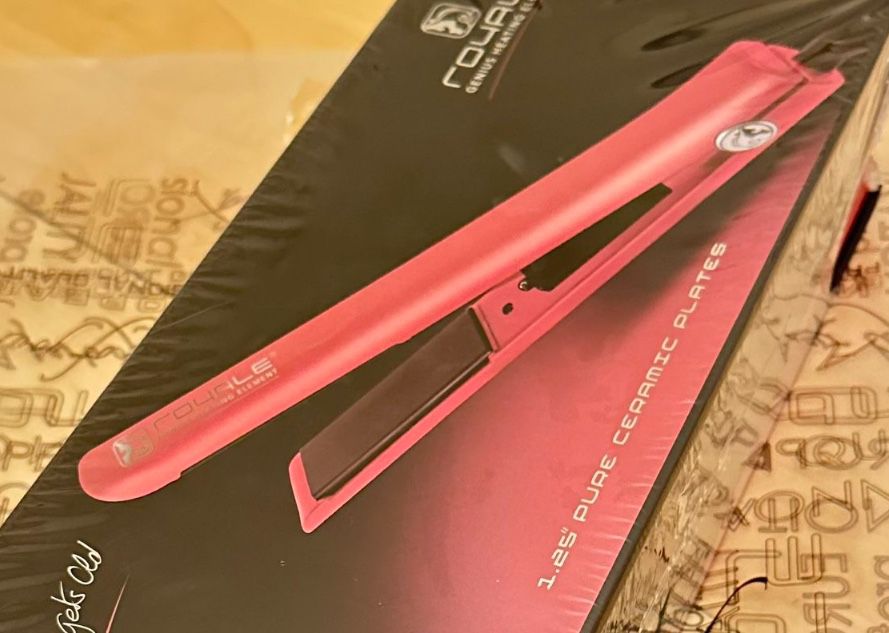 Royale hair straightener COOL TIP For Curling. Rose Gold 