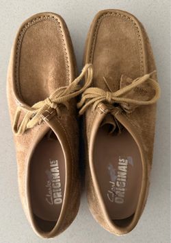 Clarks Wallabees size 10.5