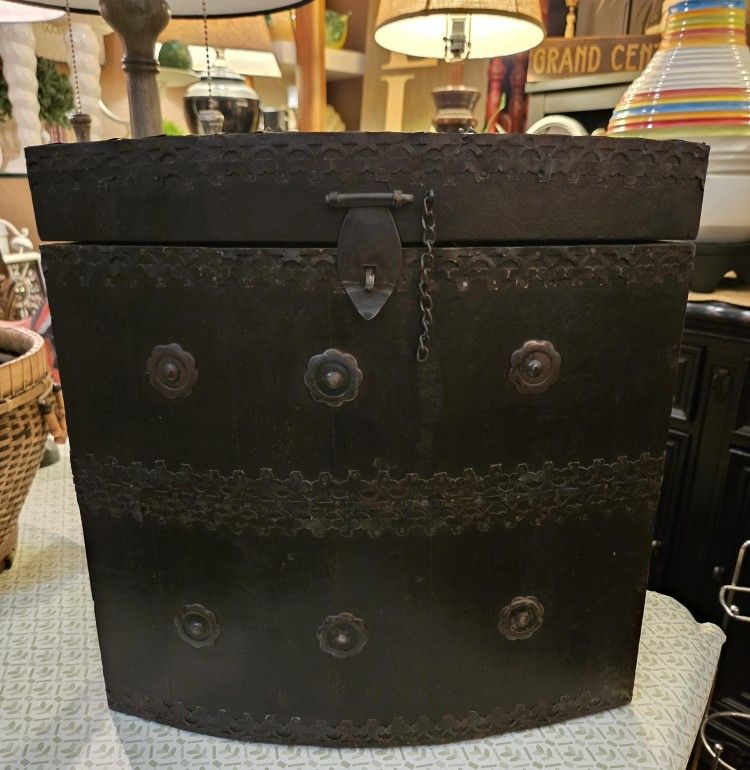 Old Heavy Rustic  Vintage Bottle Holder