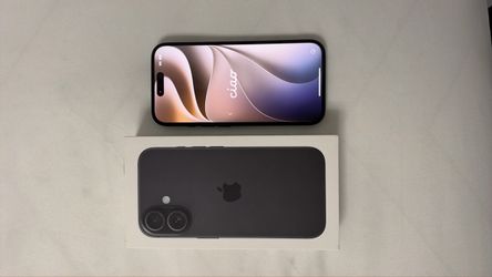 iPhone 16 black