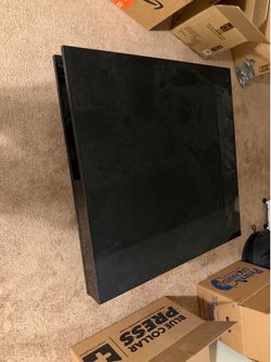 Short coffee table