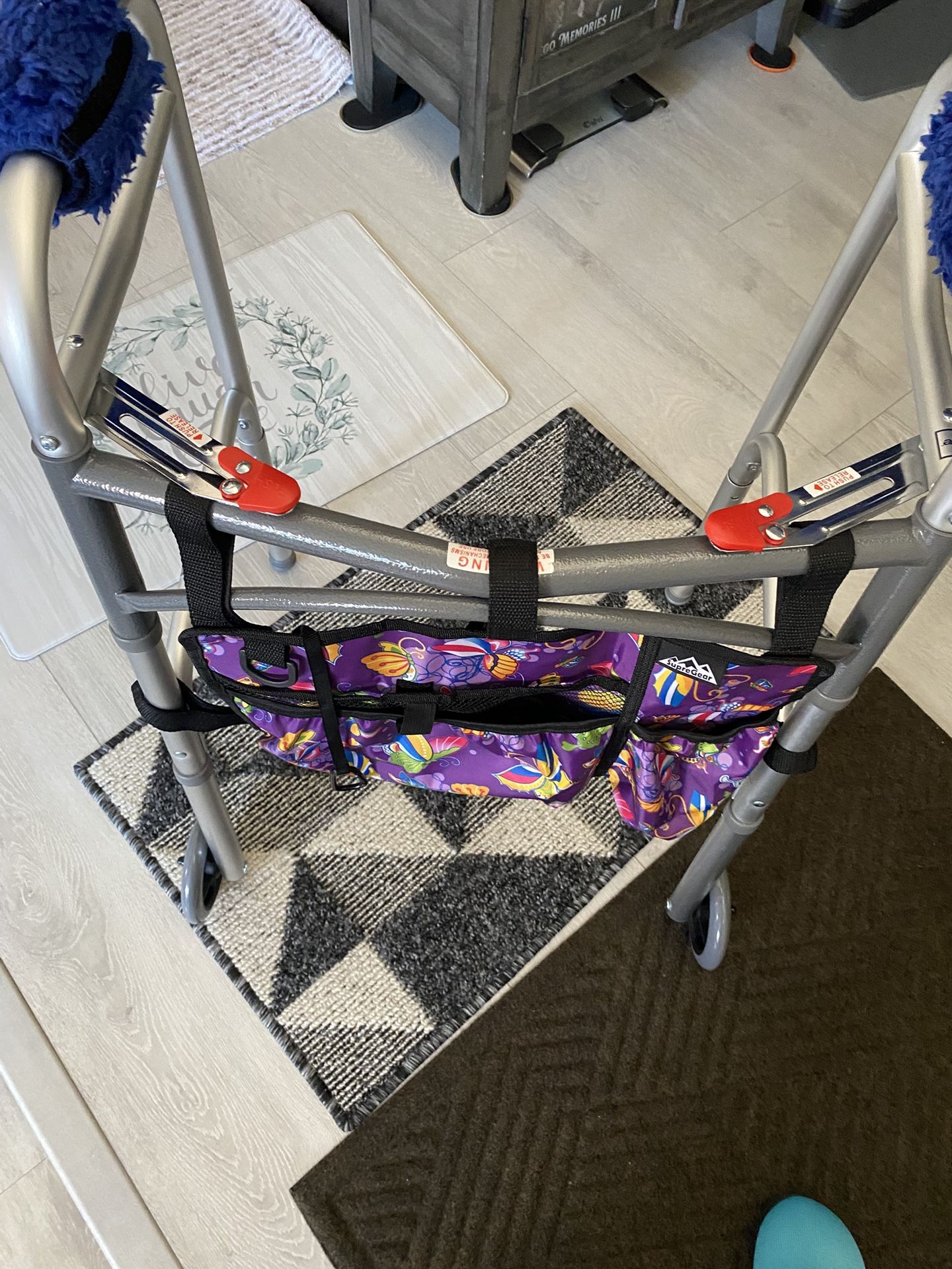 Medical Walker barely used and never outside drive brand