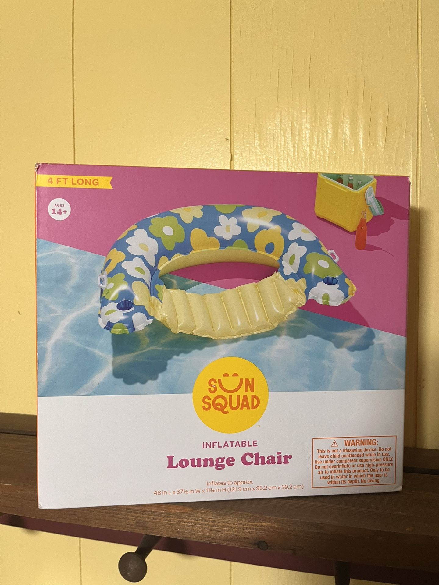 Lounger For water