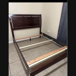 🌹BEAUTIFUL QUEEN SIZE  BED FRAMES🌹