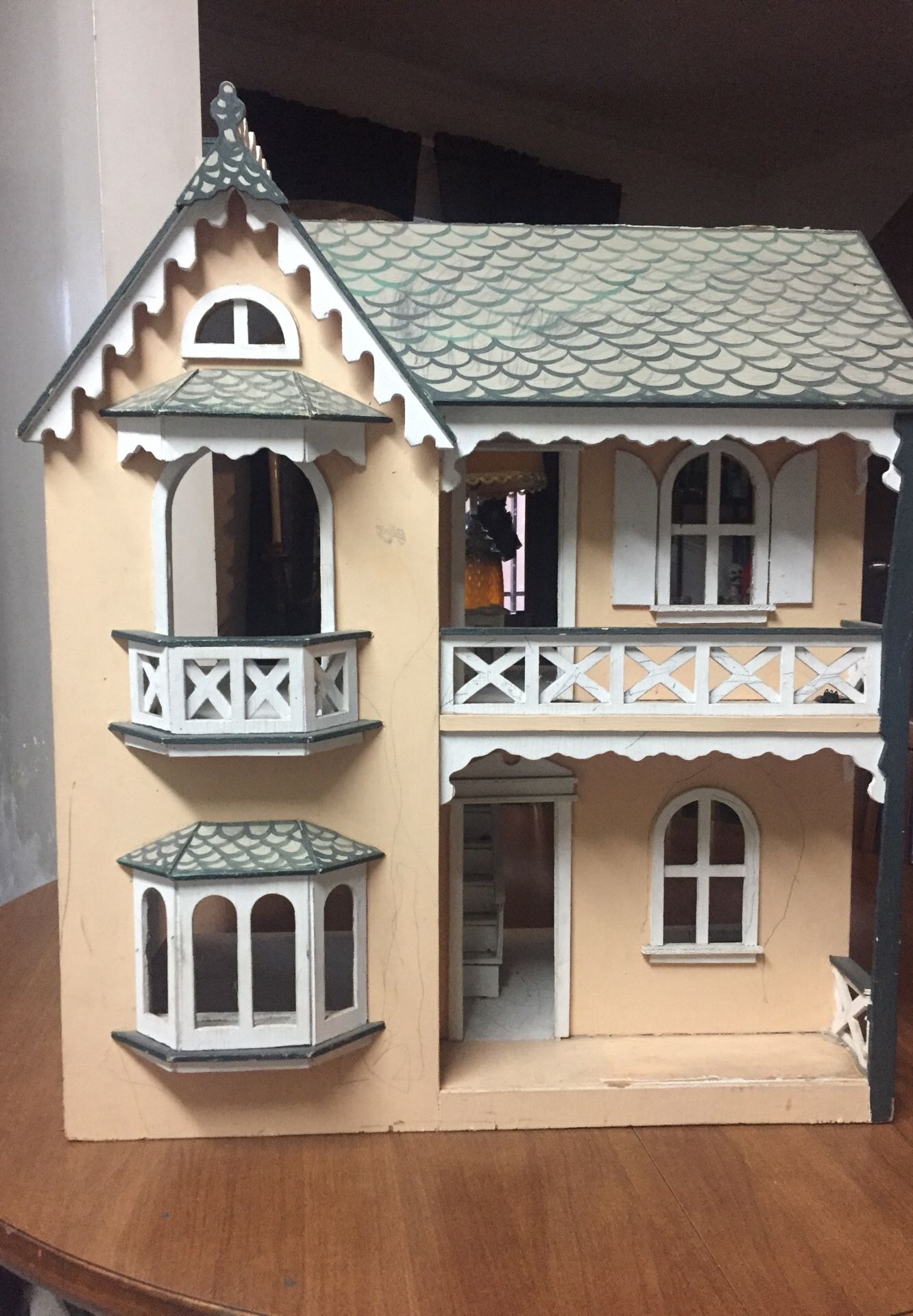 Antique Victorian Doll House