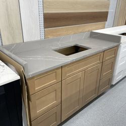 Bathroom Vanity Cabinet 60” Solid Maple Quartz Top With Sink And Backsplash