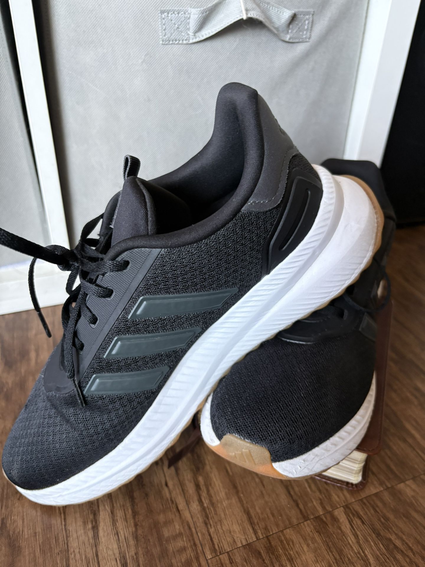 Men’s Adidas Size 9