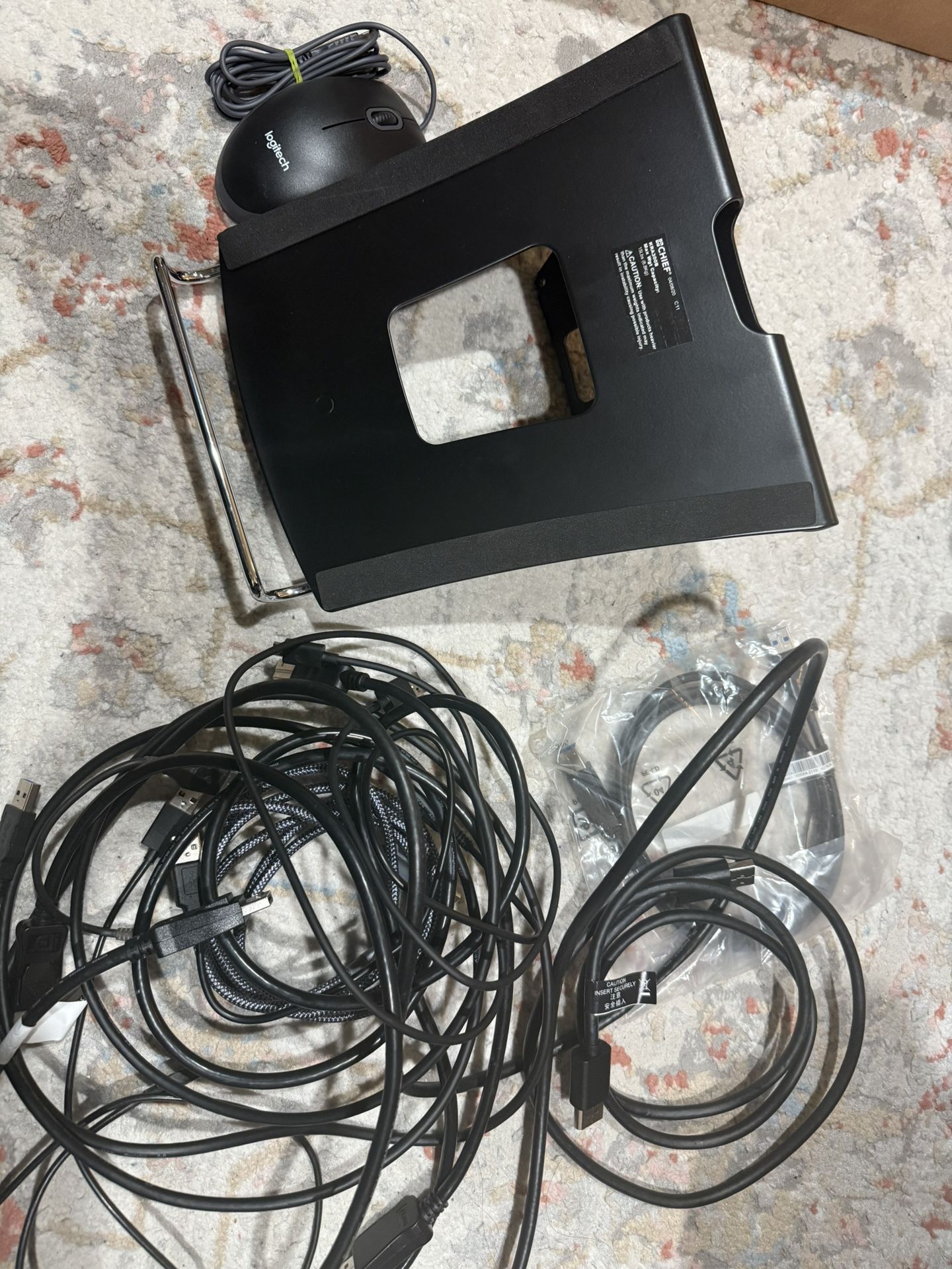 Free Laptop Stand, Mouse, Speaker And Some Wires