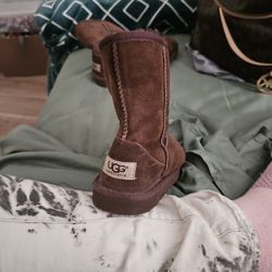  BIG Kids BROWN UGG BOOTS  SIZE 2