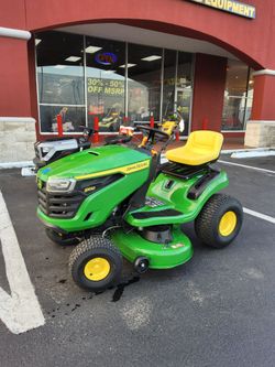 Like New John Deere S100 42in 17.5hp Riding Lawn Tractor