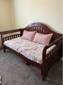 Twin Daybed with Mattress