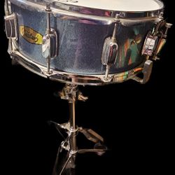 snare drum, like new