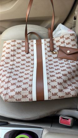Micheal Kors purse
