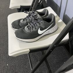 $5 Nike Shoes 